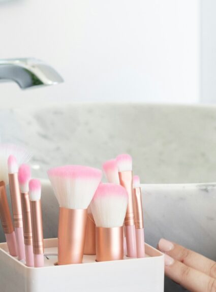How to clean make-up brushes