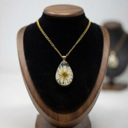 Daisy Pendant Necklace
